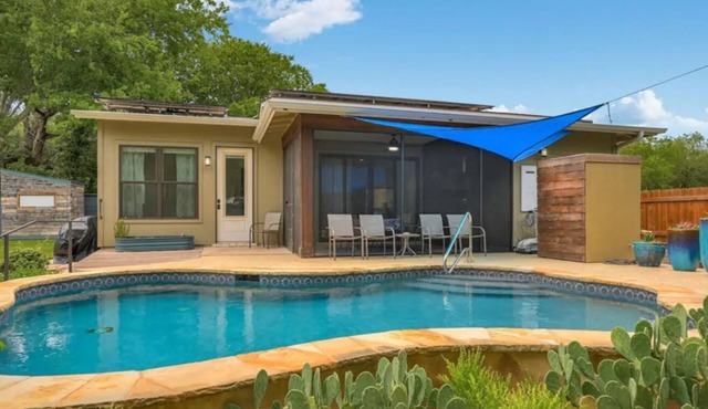 S.Lamar Oasis with Pool & Large Yard