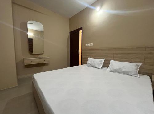 S S Apartment