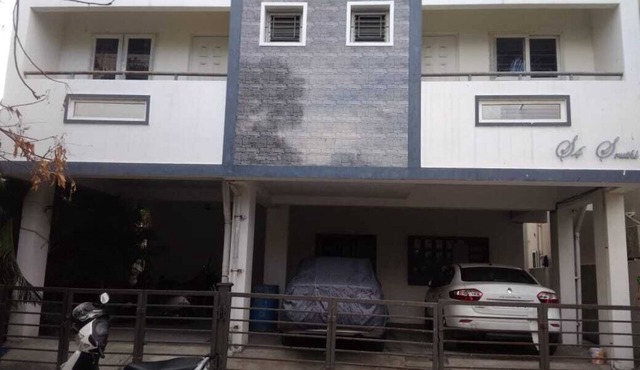 S4 SRUTHI SERVICE APARTMENT