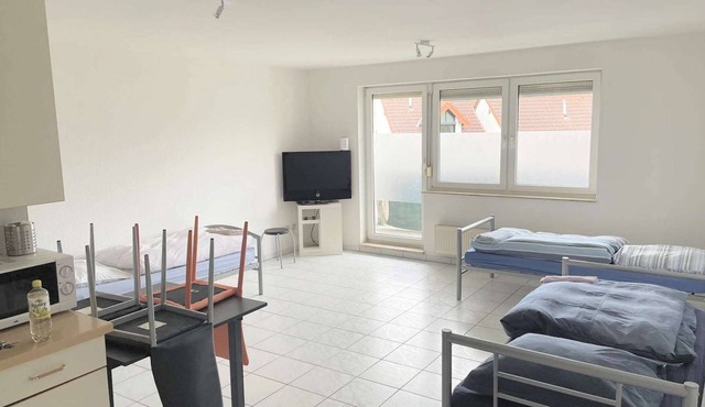 SA03 work & stay apartment with WiFi and balcony