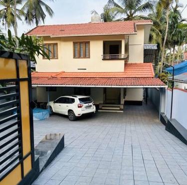 Saaketh Holiday Home(2)