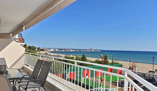 Sabbia Seafront Apartment 2 by RentalsPro