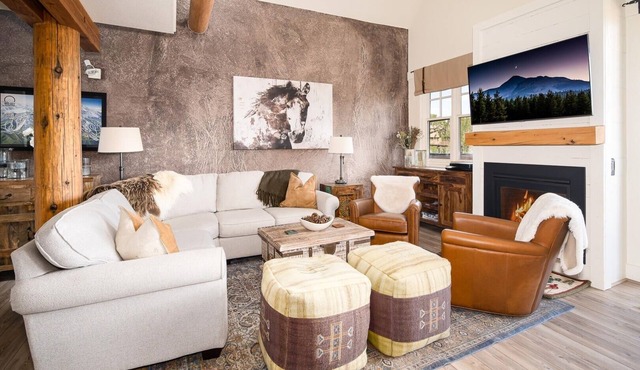 Saddle Ridge D3 (3-Bedroom Condo) with Mountain view by Moonlight Basin Lodging