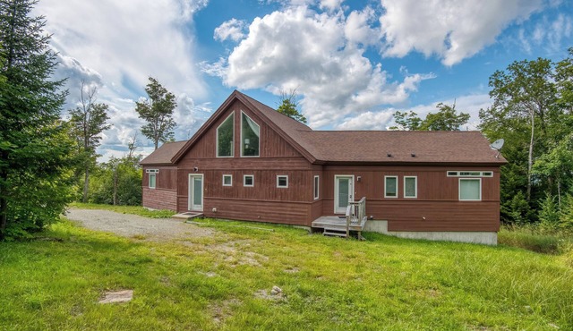 Saddleback - Magalloway Loop Home 49 - great newly furnished home on the Mountain