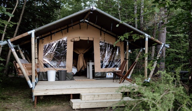 Safari Tent Site 8 | 1 Queen Bed & 2 Bunk Beds | Pond View