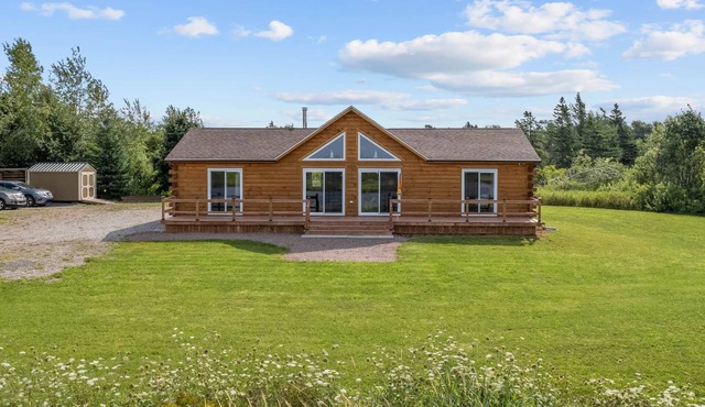 Safe Harbour Vacation Lodge – Riverside Comfort, Kayaks & Outdoor Adventure