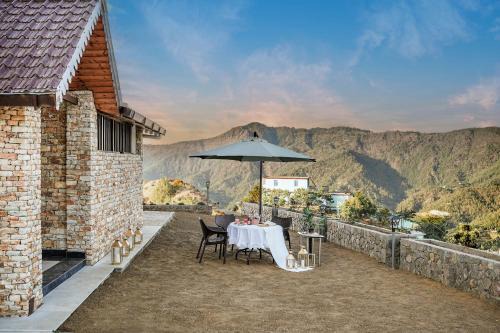 SaffronStays Ridgeview Manor, Mukteshwar - 3BHK Villa with Himalayan Views & Verandahs