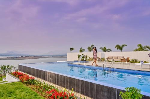 SaffronStays Sol Crest - 4BR twin villas by Mukane Dam, 2 infinity pools, lawns, gazebo bar, perfect for events