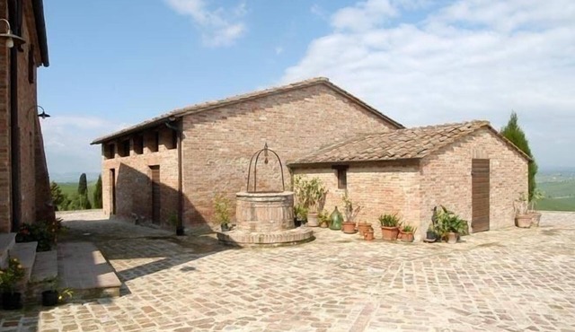 Sage' estate with private parking