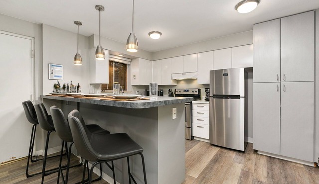 Sage Suite | Calm & Earthy Stay Near Old Town