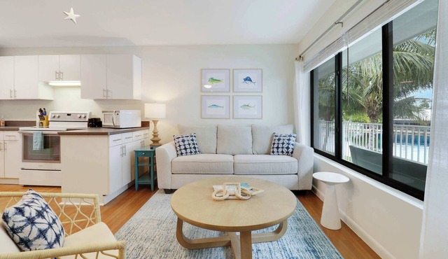 Sailfish Suites 8 - Waterfront Lodging