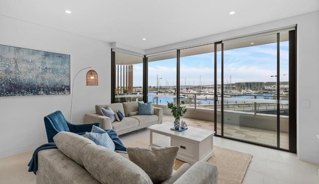 Sailview Escape - A Tranquil Marina Hideaway