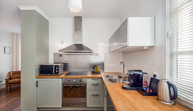 Saint-Germain Chic One Bedroom