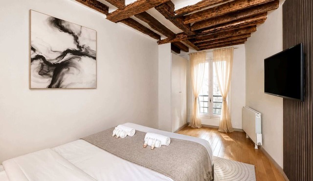 Saint Germain des Pres - Deluxe studio with lift