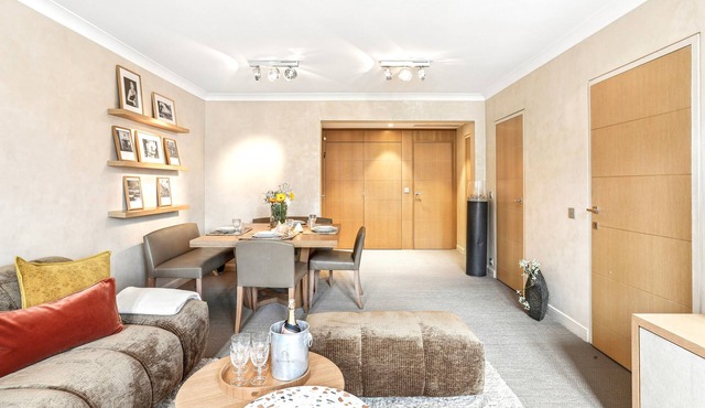 Saint Tropez, exclusive apartment, heart of the village, Place de la Garonne.