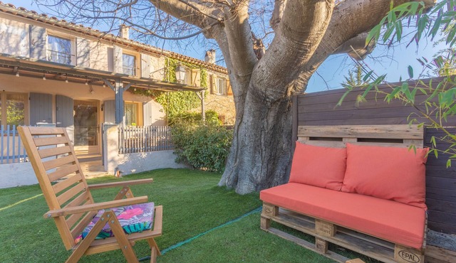 Sainte-Maxime House: Private Terrace, Wi-Fi, and Air Conditioning