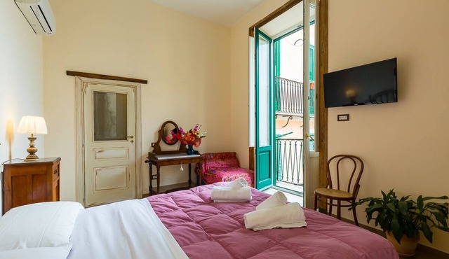 [salernostays] Central balcony apt | Nonna Lella's