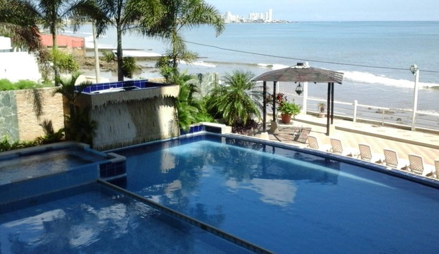 Salinas Beachfront & Ocean View Condo