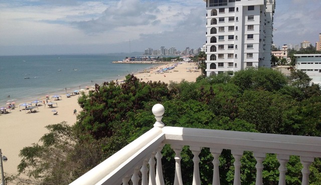 Salinas- Beautiful Beach View Apartment- Family Friendly