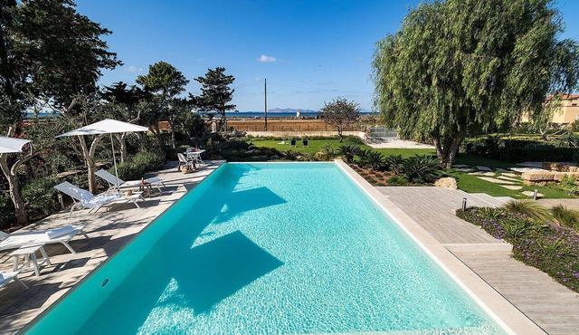 Salt Villa with private pool - My Rental Homes