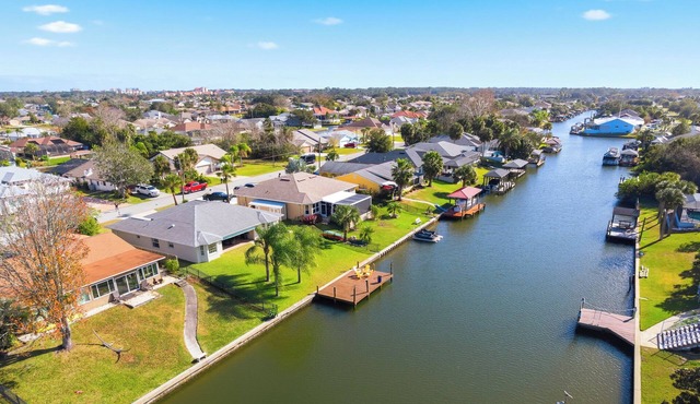Salt Water Canal Home in Palm Coast, FL, Boat Dock, Kayaks, Game Room, Bikes