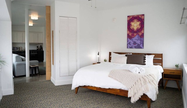 Salted Roots Basecamp: Downtown 2 Bedroom Loft