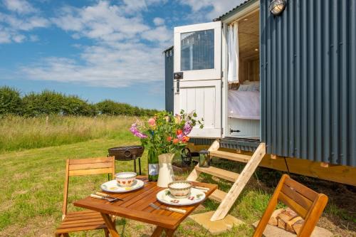Saltmarsh Hut
