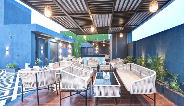 Saltstayz Select - Pitampura