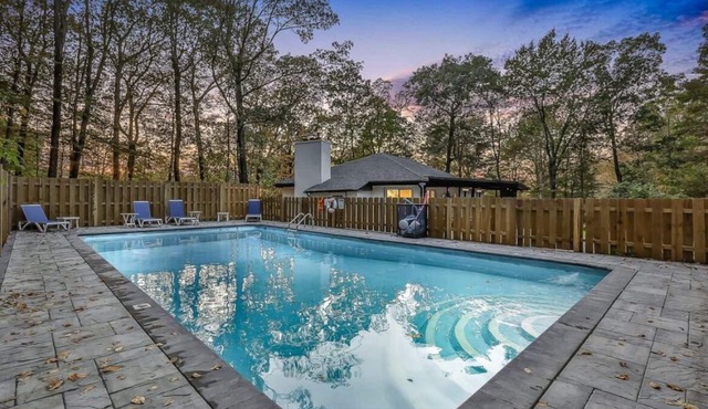 Saltwater Heated Pool Perfect Escape in Warwick
