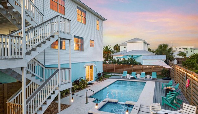 Saltwater Pool, Arcade & Hot Tub - Steps to Beach