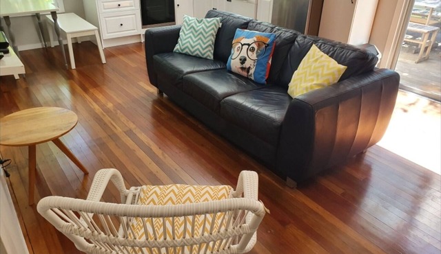 Salty Dog Cottage - Pets Welcome - 400m to Kings Beach