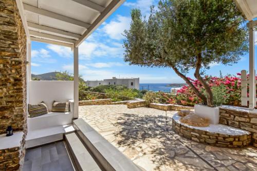 Salty Wind Antiparos Apartments and Studios