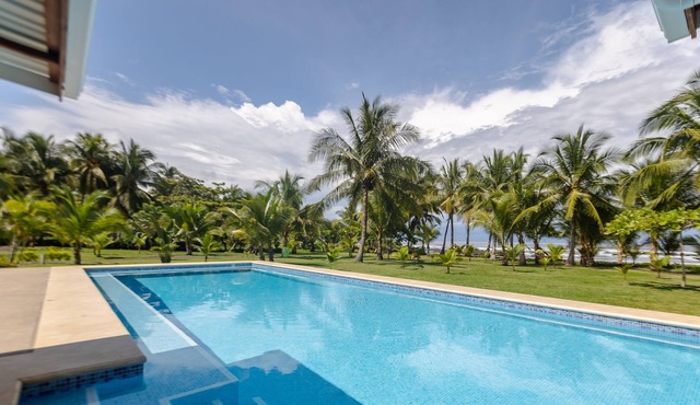 Salvatierra Beachfront Hotel