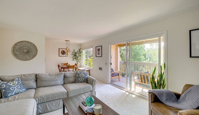 San Diego Condo w/Pool Access ~ 2 Mi to Beach!