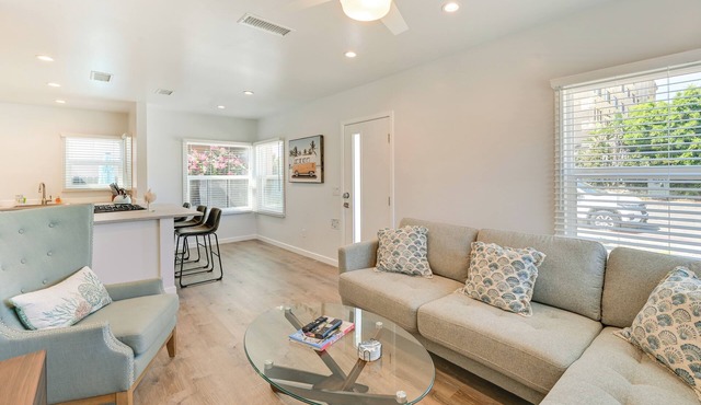 San Diego Cottage w/Private Patio: 2 Mi to Beach!