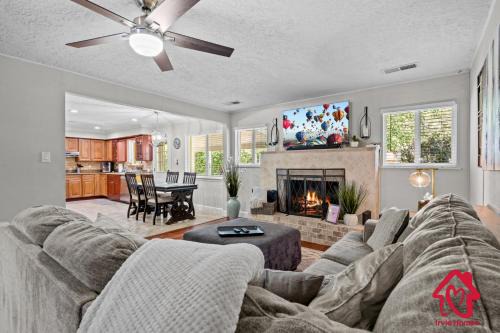 San Gabriel Stunner - An Irvie Home