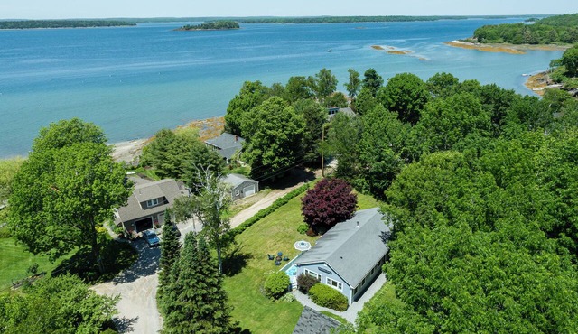 Sand Dollar - Dog-friendly, Steps to the Ocean, Stunning Sunsets