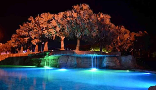 Sand River Resort