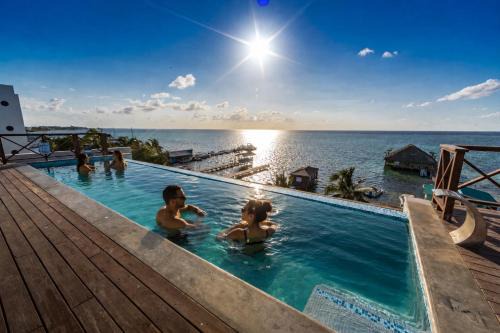 Sandbar Beachfront Hotel & Hostel Restaurant