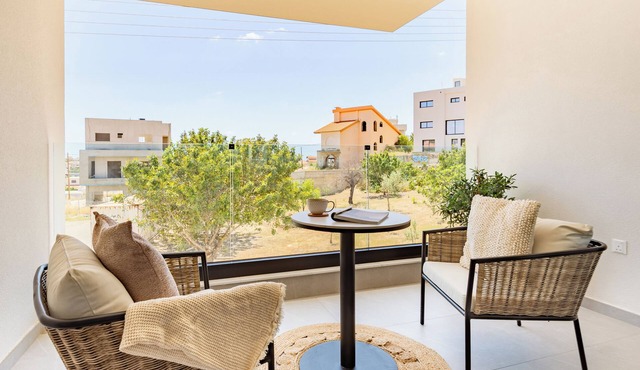 Sanders Eduardovich - Cute 1 Bdr Apt with Balcony