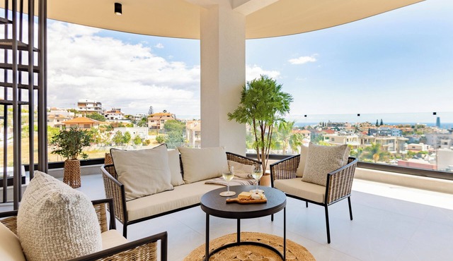 Sanders Eduardovich - Prime 3-Bdr Penthouse