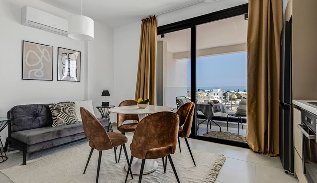 Sanders Elgio - Charming Studio with Balcony