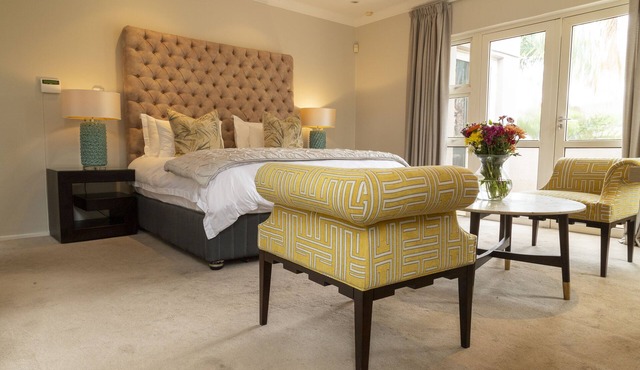 Sandhurst Villa Close to Sandton City