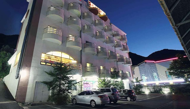 Sandia Hot Spring Hotel