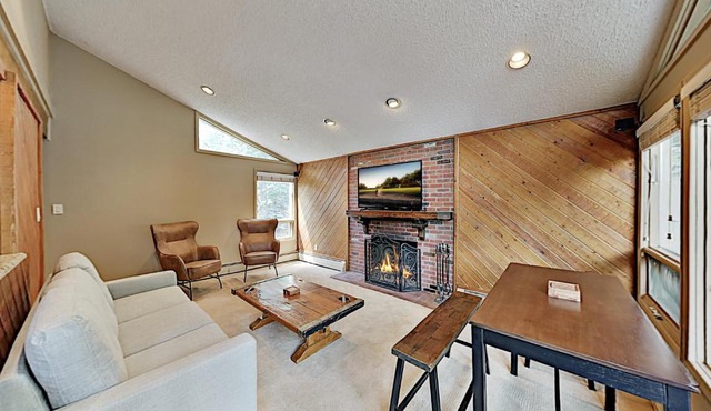 Sandstone Condominiums 9C