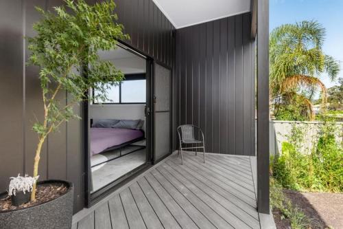 Sandy Beach Black Zen Home