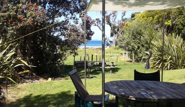 SANDY BAY - Sublime beachside