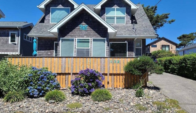 Sandy Owl - Close Beach Access!