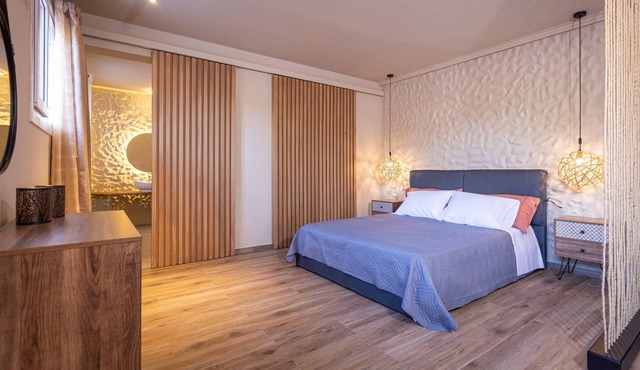 ⭐ Sandy Suite⭐ Elegant apt with Hot tub 10min walk to Ipsos Beach