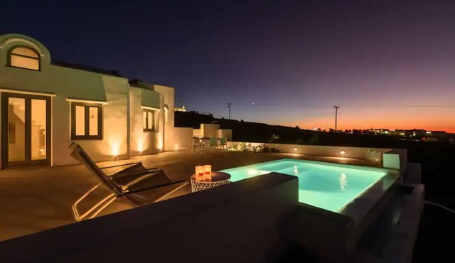 Sandy villa with private pool & Sea view